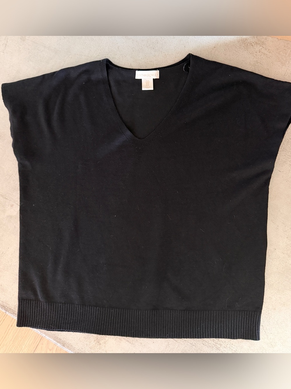 Cynthia Rowley Black V-Neck Sleeveless Sweater